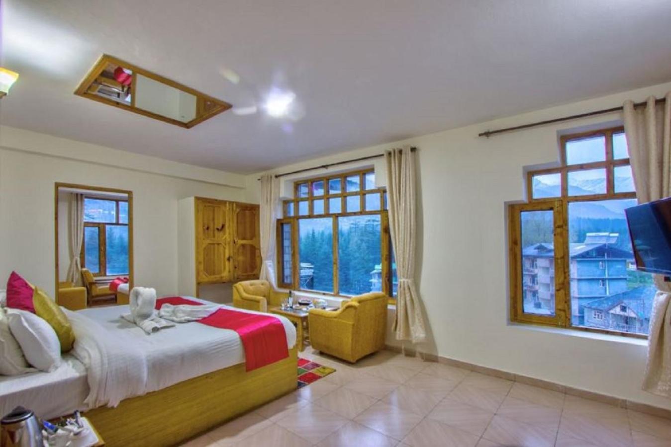 Hotel White Mountain à Manāli Extérieur photo