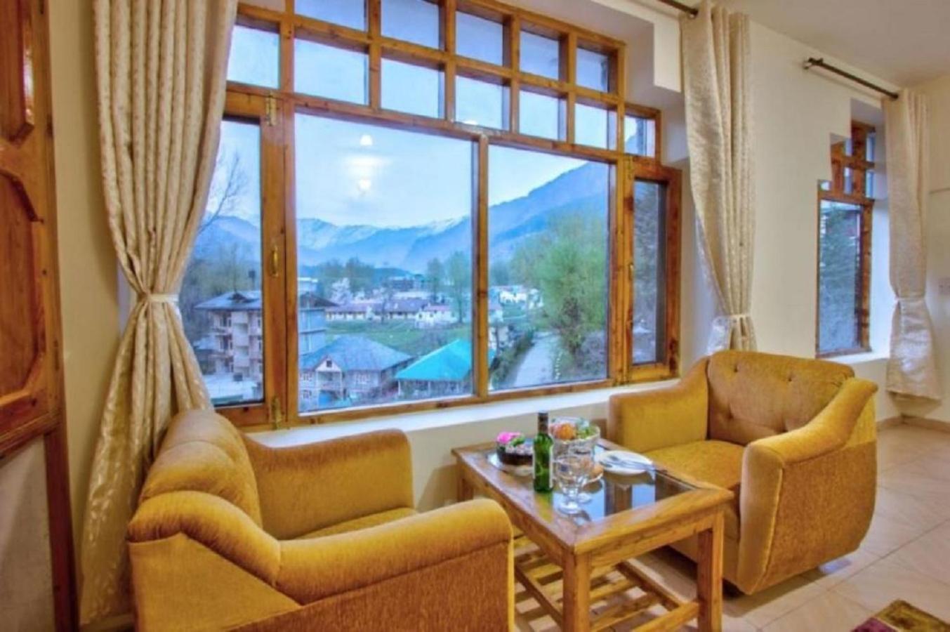 Hotel White Mountain à Manāli Extérieur photo