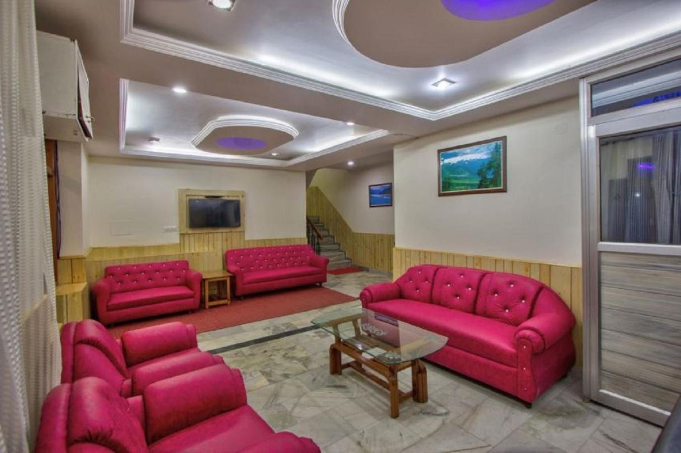 Hotel White Mountain à Manāli Extérieur photo