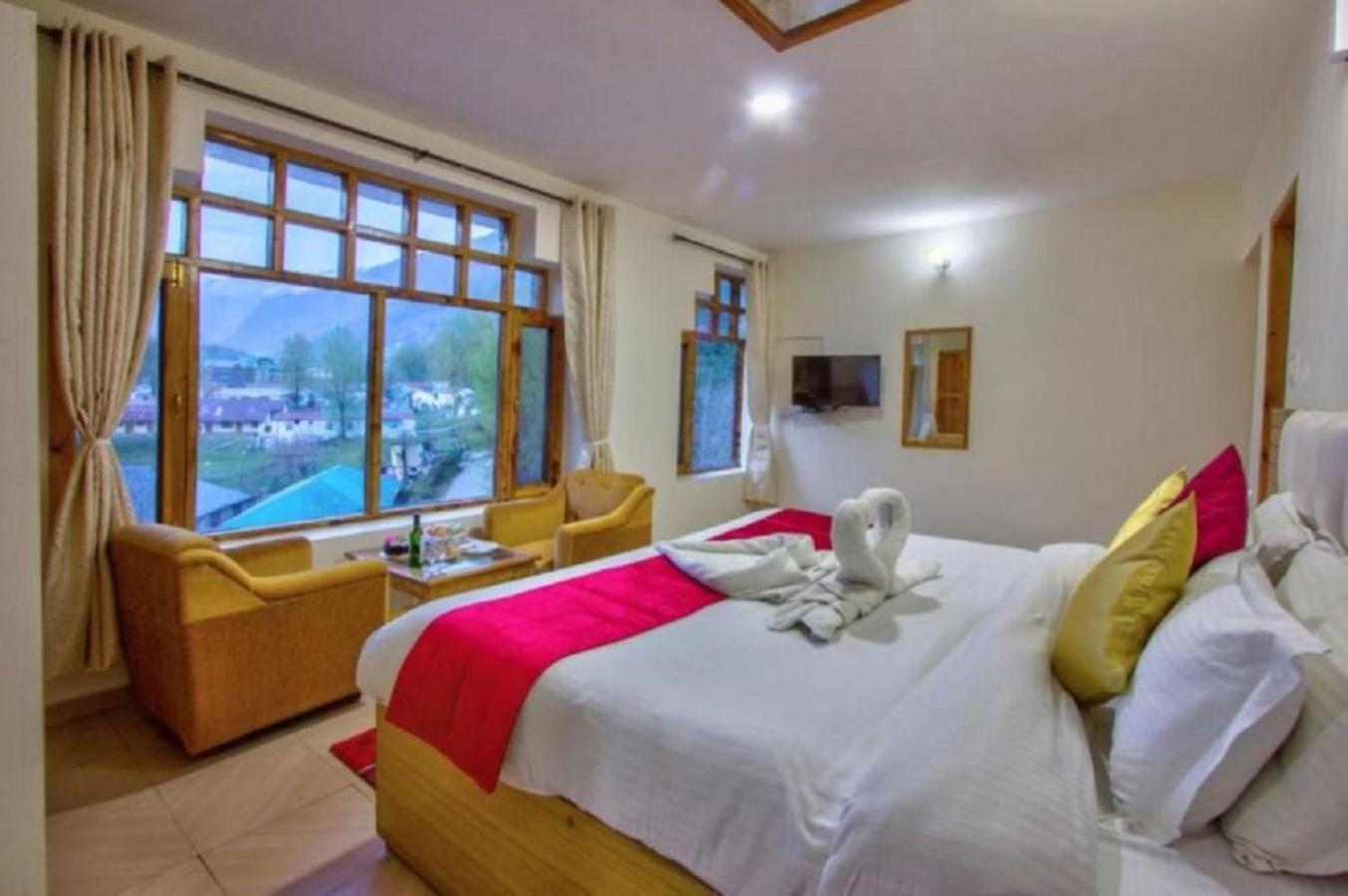 Hotel White Mountain à Manāli Extérieur photo