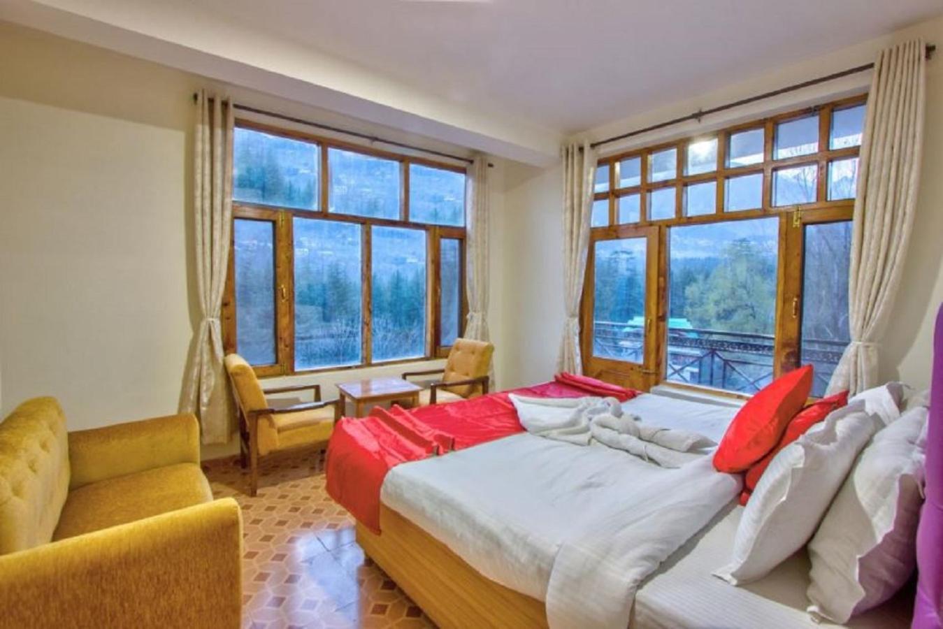 Hotel White Mountain à Manāli Extérieur photo