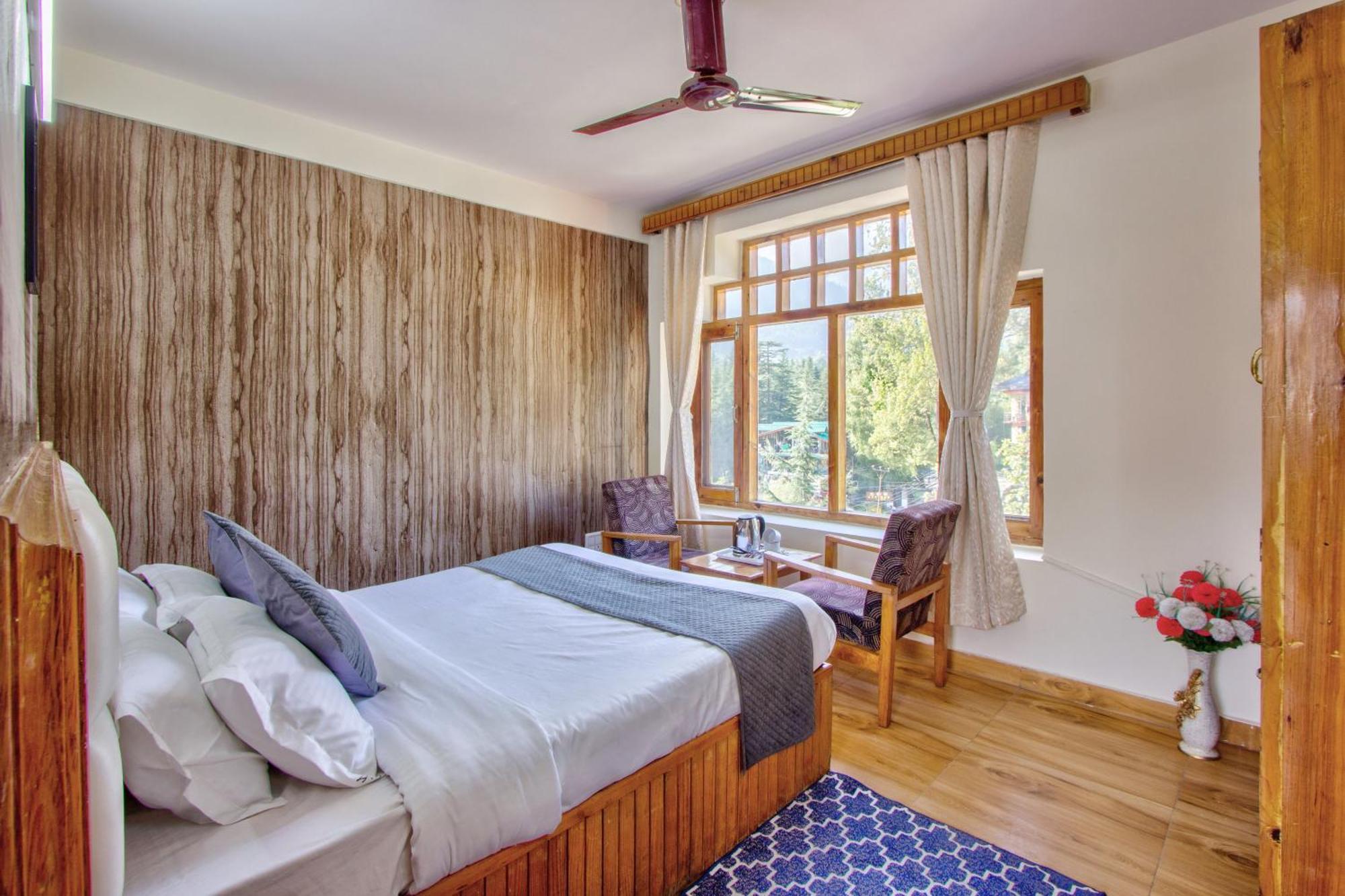 Hotel White Mountain à Manāli Extérieur photo
