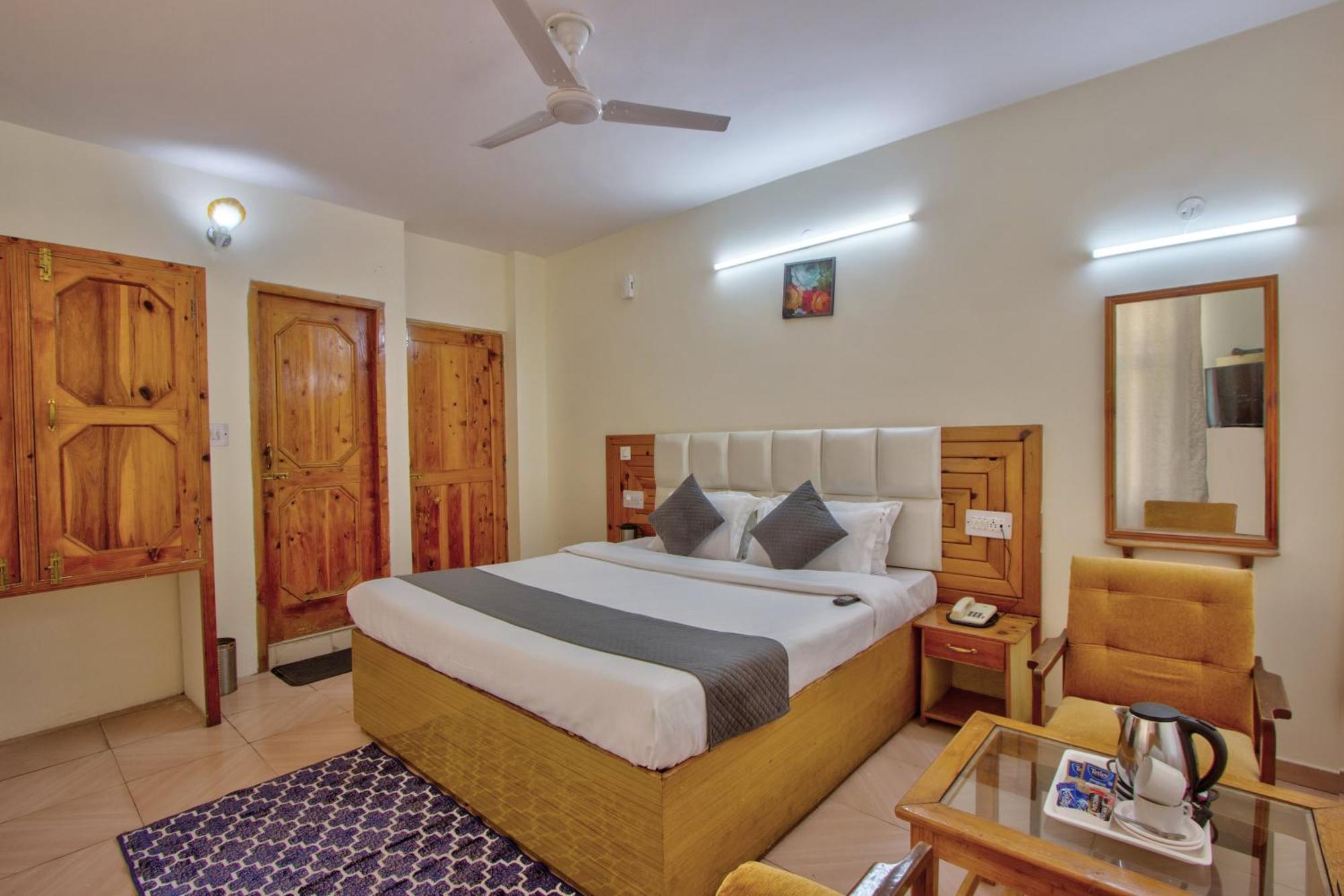 Hotel White Mountain à Manāli Extérieur photo