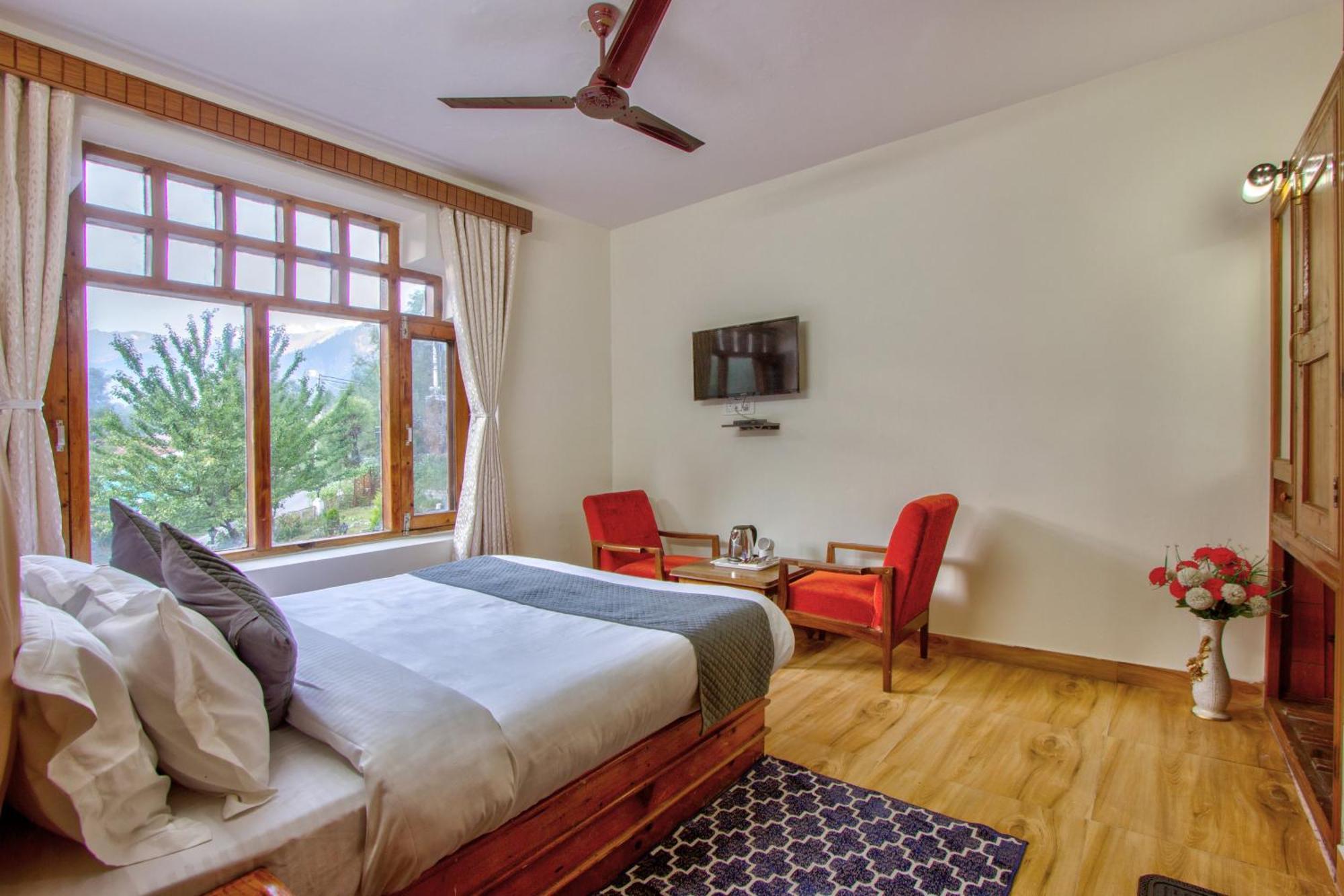 Hotel White Mountain à Manāli Extérieur photo
