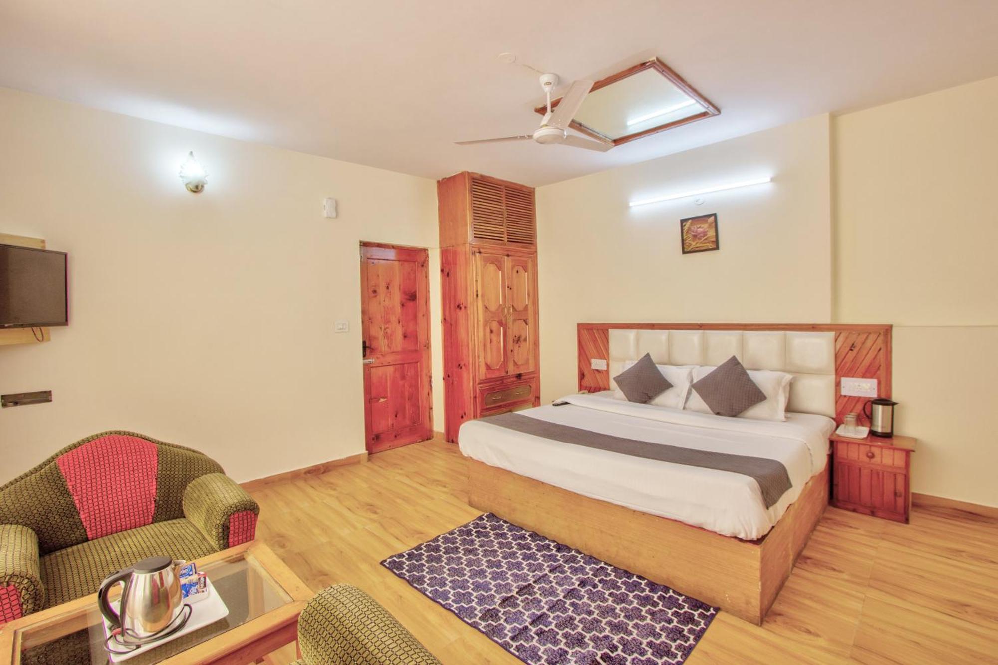 Hotel White Mountain à Manāli Extérieur photo