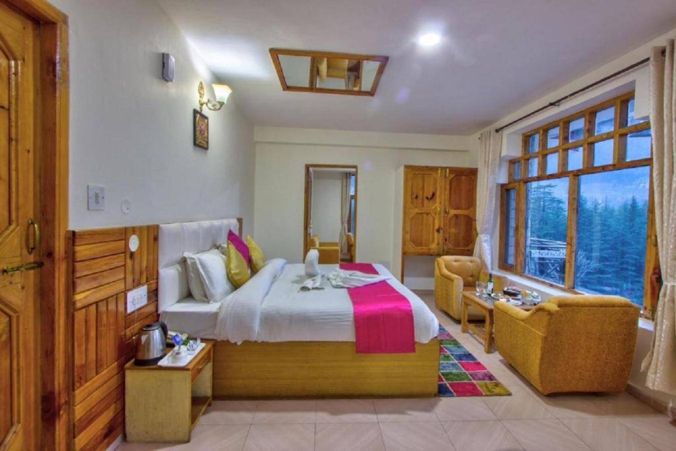 Hotel White Mountain à Manāli Extérieur photo